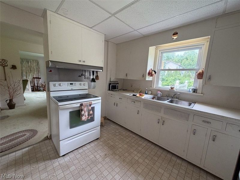 711 Woodrow Street NW, North Canton, OH 44720 Photo 6