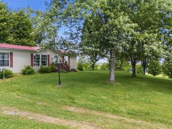 4731 State Route 555 , Little Hocking, OH 45742