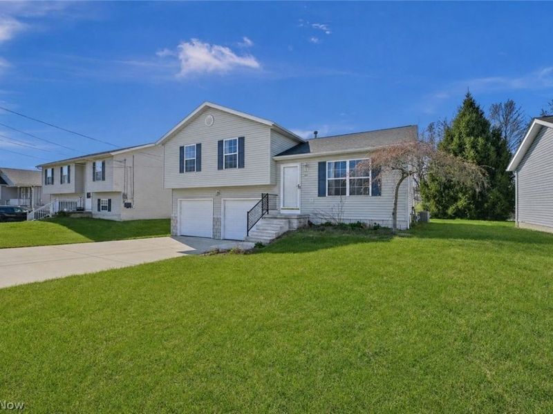 685 W Lake Street , Ravenna, OH 44266 Photo 2