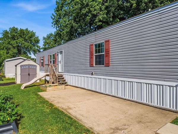 5965 Harrisburg Georgesville Road, Unit 102, Darbydale, OH 43123