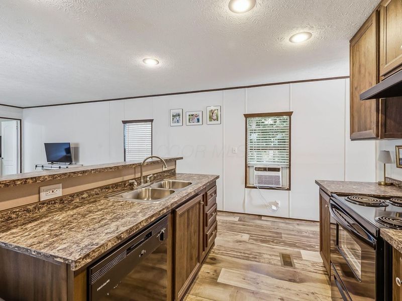 5965 Harrisburg Georgesville Road, Unit 102, Darbydale, OH 43123 Photo 10