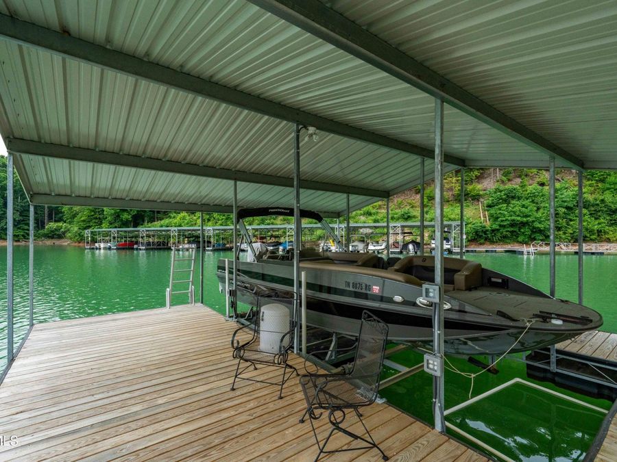 Property Image 100