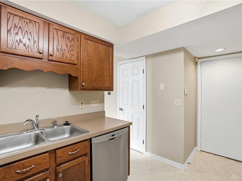 176 Queens Crossing, Unit 158, Washington Township, OH 45458 Photo 25
