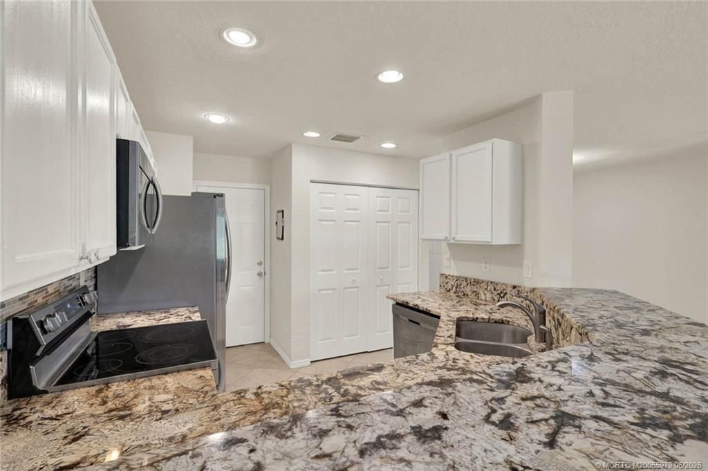2977 SE Lexington Lakes Drive, Stuart, FL 34994 Photo