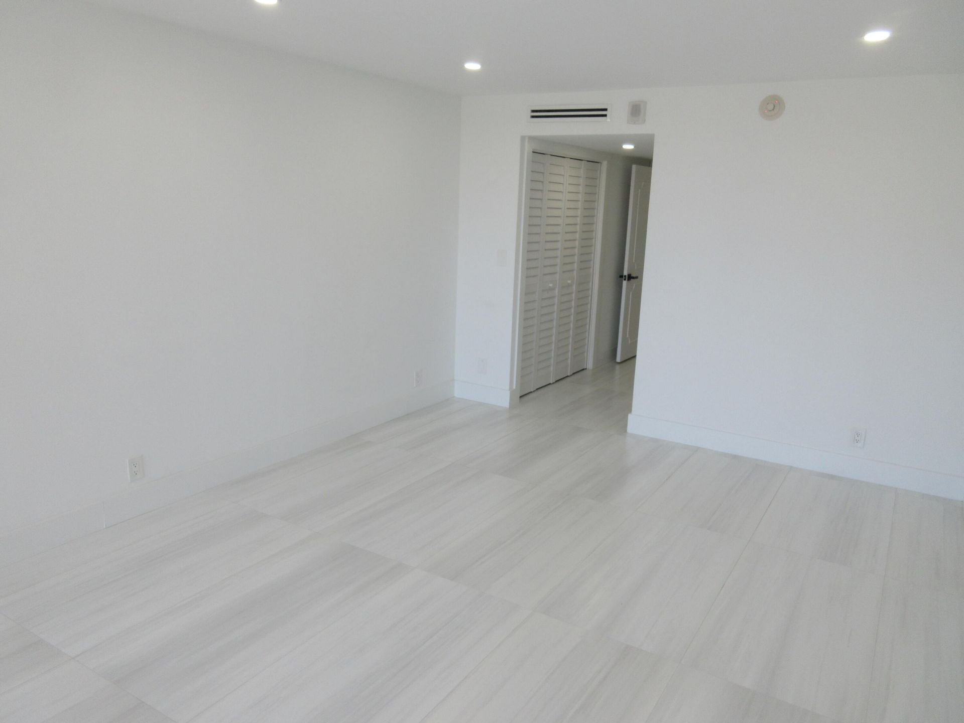 2200 S Ocean Lane, Unit 205, Fort Lauderdale, FL 33316 Photo