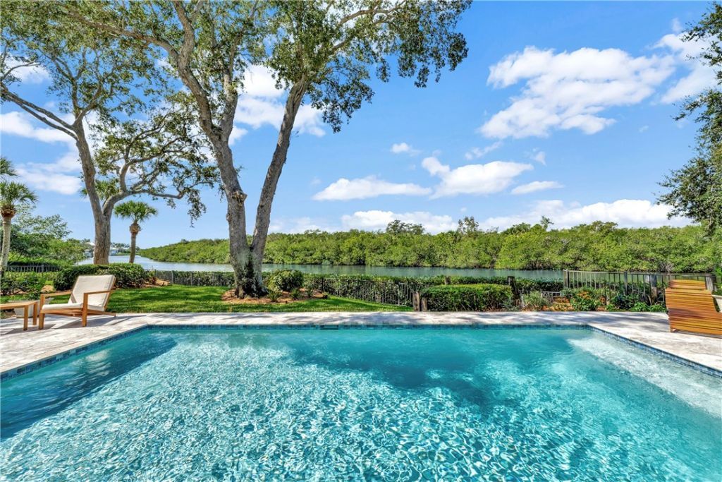 140 Waterway Lane, Vero Beach, FL 32963 Photo