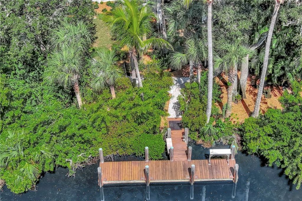 140 Waterway Lane, Vero Beach, FL 32963 Photo