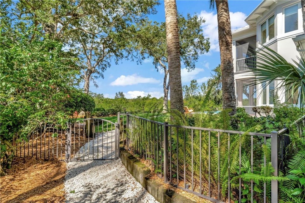 140 Waterway Lane, Vero Beach, FL 32963 Photo