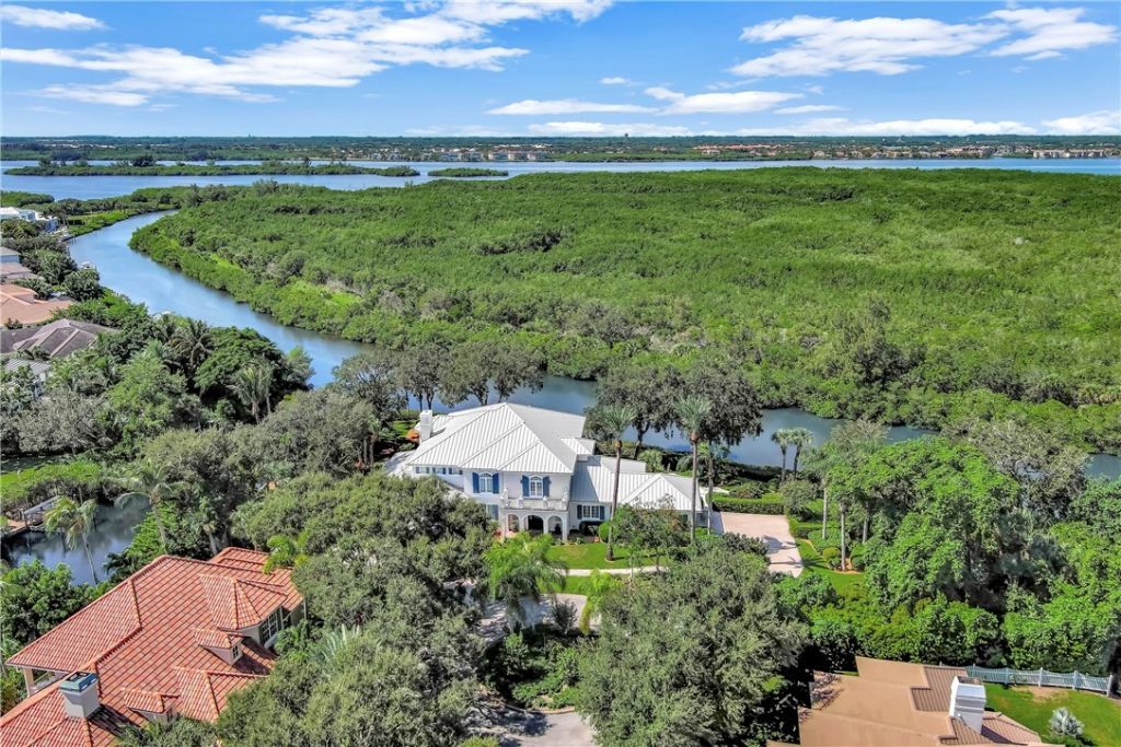 140 Waterway Lane, Vero Beach, FL 32963 Photo