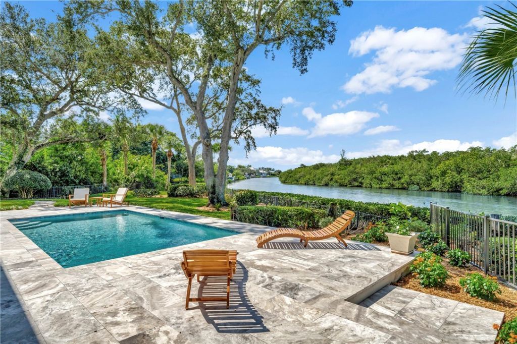 140 Waterway Lane, Vero Beach, FL 32963 Photo