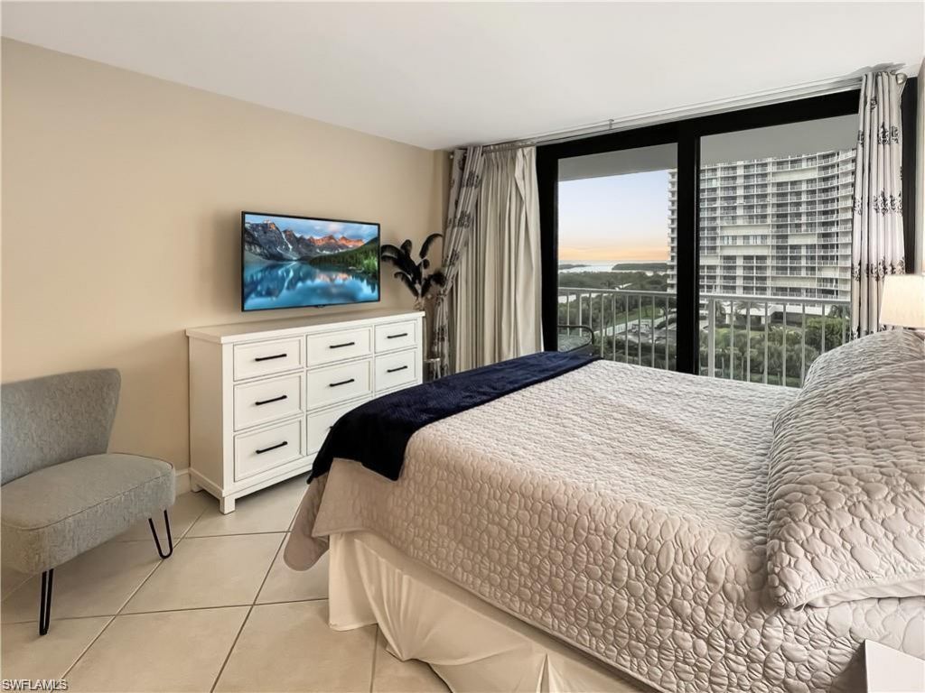 320 Seaview Ct , Unit 608, Marco Island, FL 34145 Photo