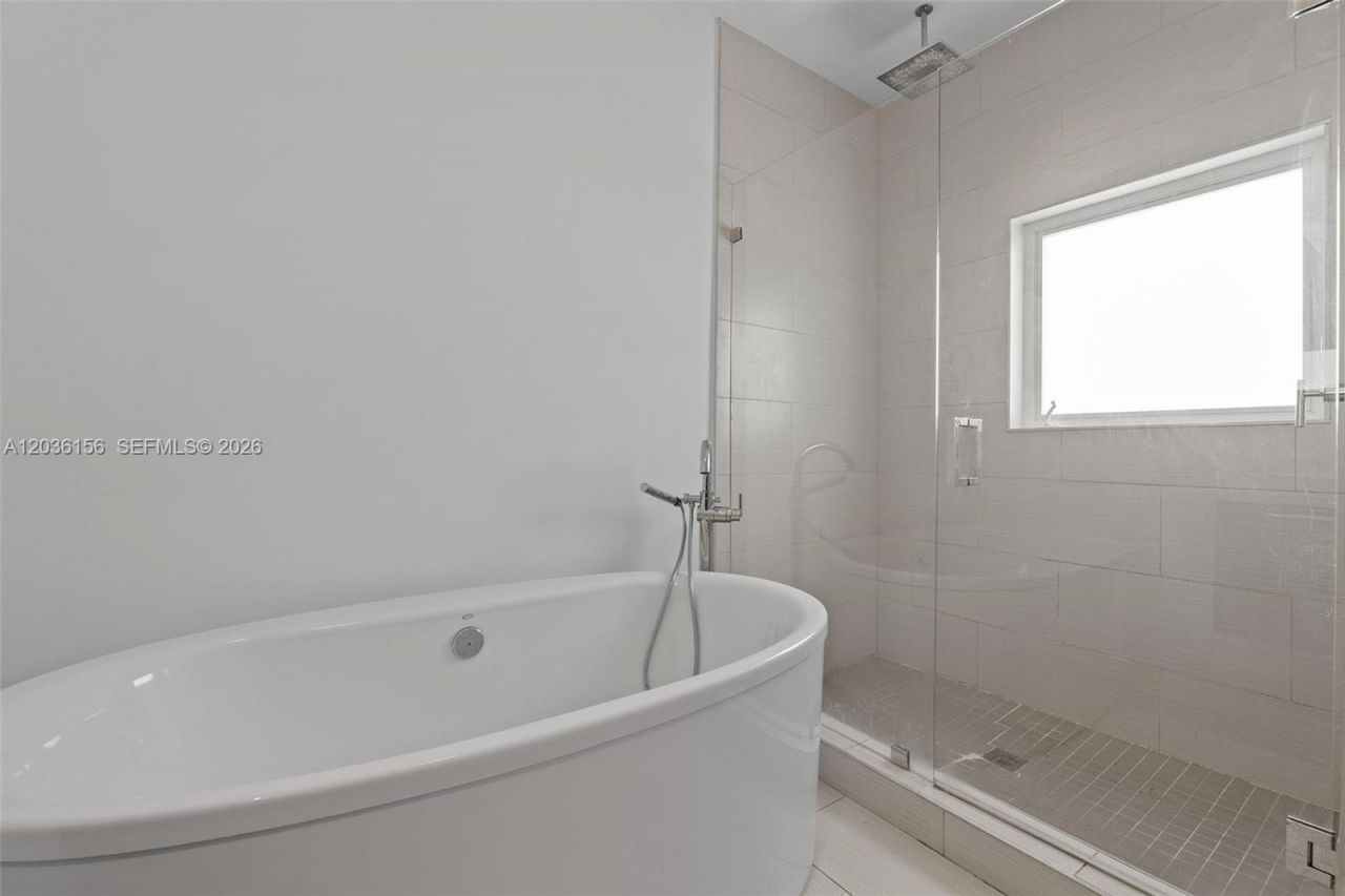 9161 NW 33rd St , Doral, FL 33172 Photo