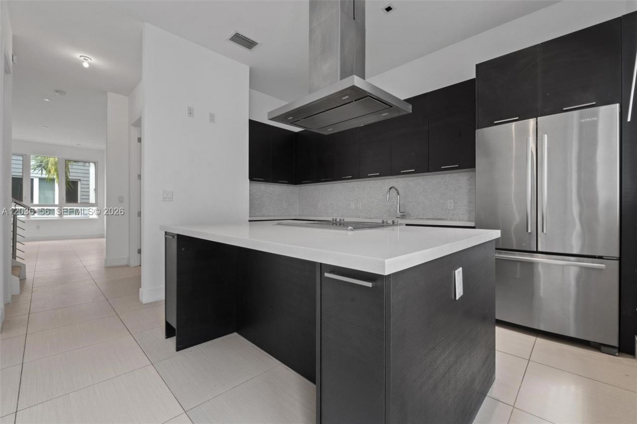 9161 NW 33rd St , Doral, FL 33172 Photo