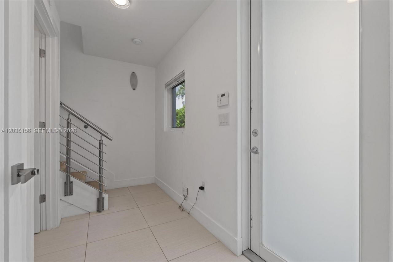 9161 NW 33rd St , Doral, FL 33172 Photo