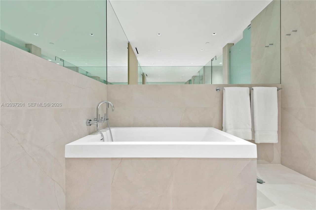 19242 Fisher Island Dr , Unit 19242, Miami Beach, FL 33109 Photo