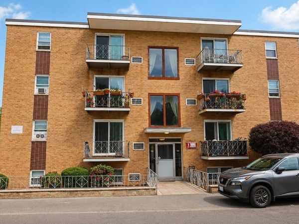 75 Waldemar Ave, Unit 202, Boston, MA 02128