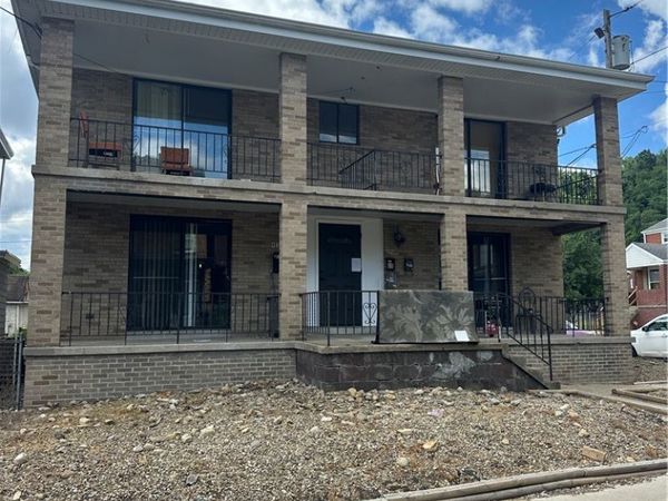 935 Russellwood Ave, Mckees Rocks, PA 15136