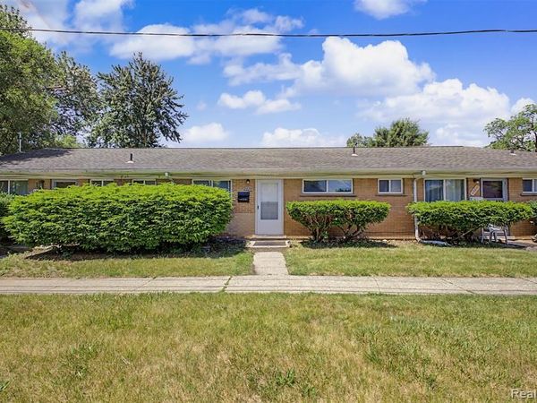 34503 Glenwood Road, Wayne, MI 48184