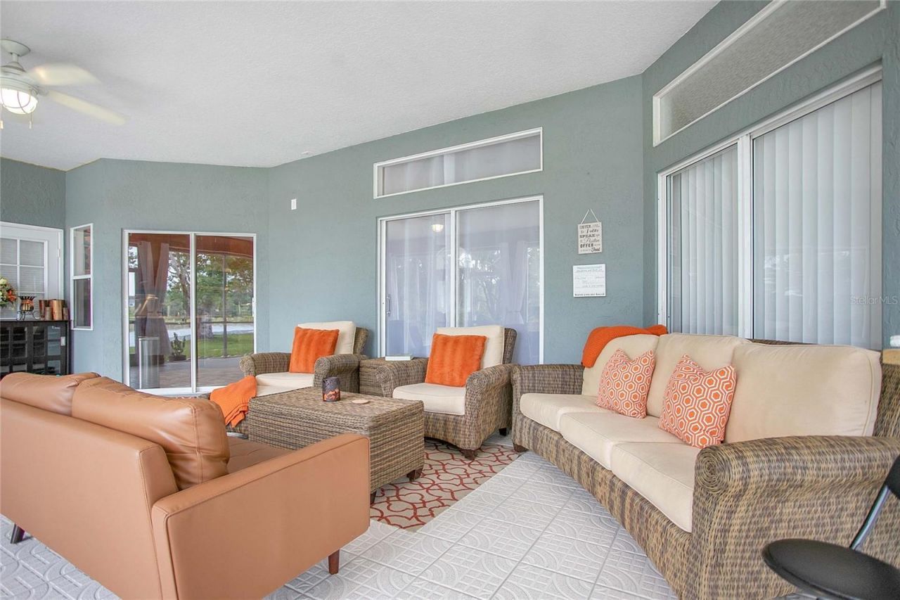 19616 Livingston Avenue , Lutz, FL 33559 Photo