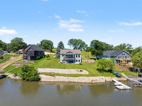 8109 Oak Ridge Drive, Dexter, IA 50070