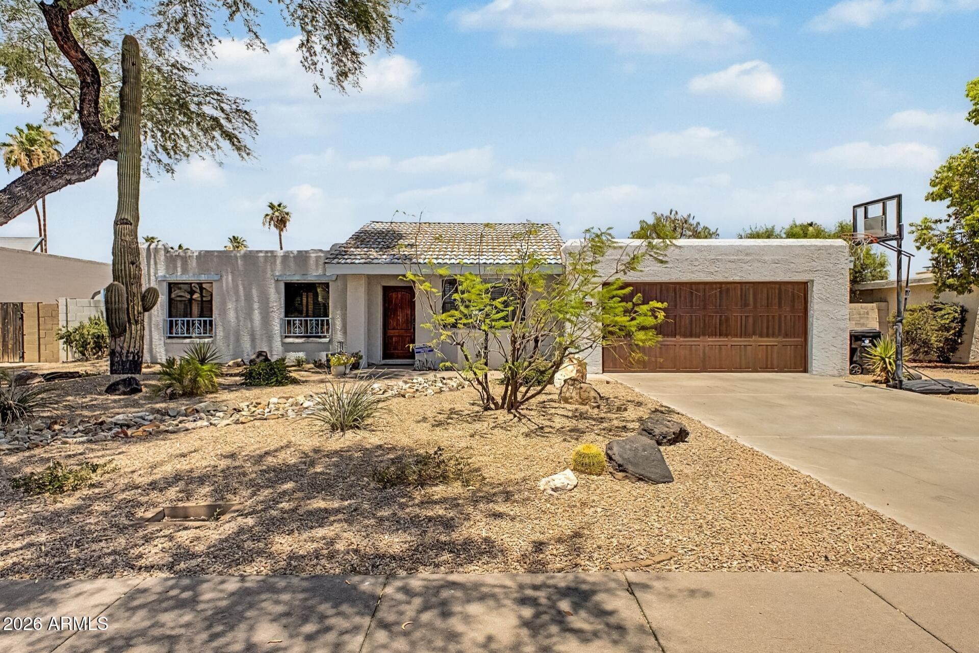 2818 E Paradise Drive, Phoenix, AZ 85028 Main Photo