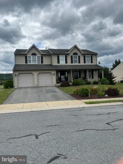 4 OSWEGO LANE, READING, PA 19605