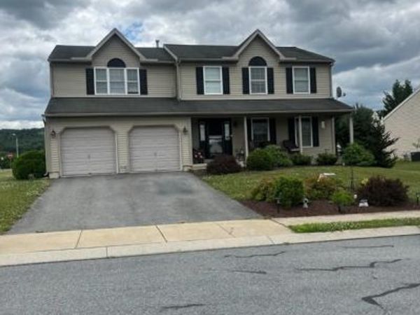 4 OSWEGO LANE , READING, PA 19605