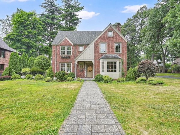 70 Dover Road, Longmeadow, MA 01106