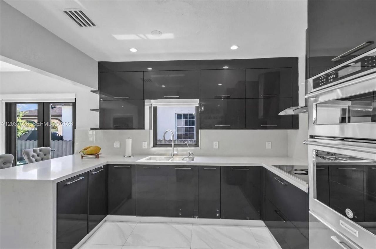 11 W 59th St , Hialeah, FL 33012 Photo