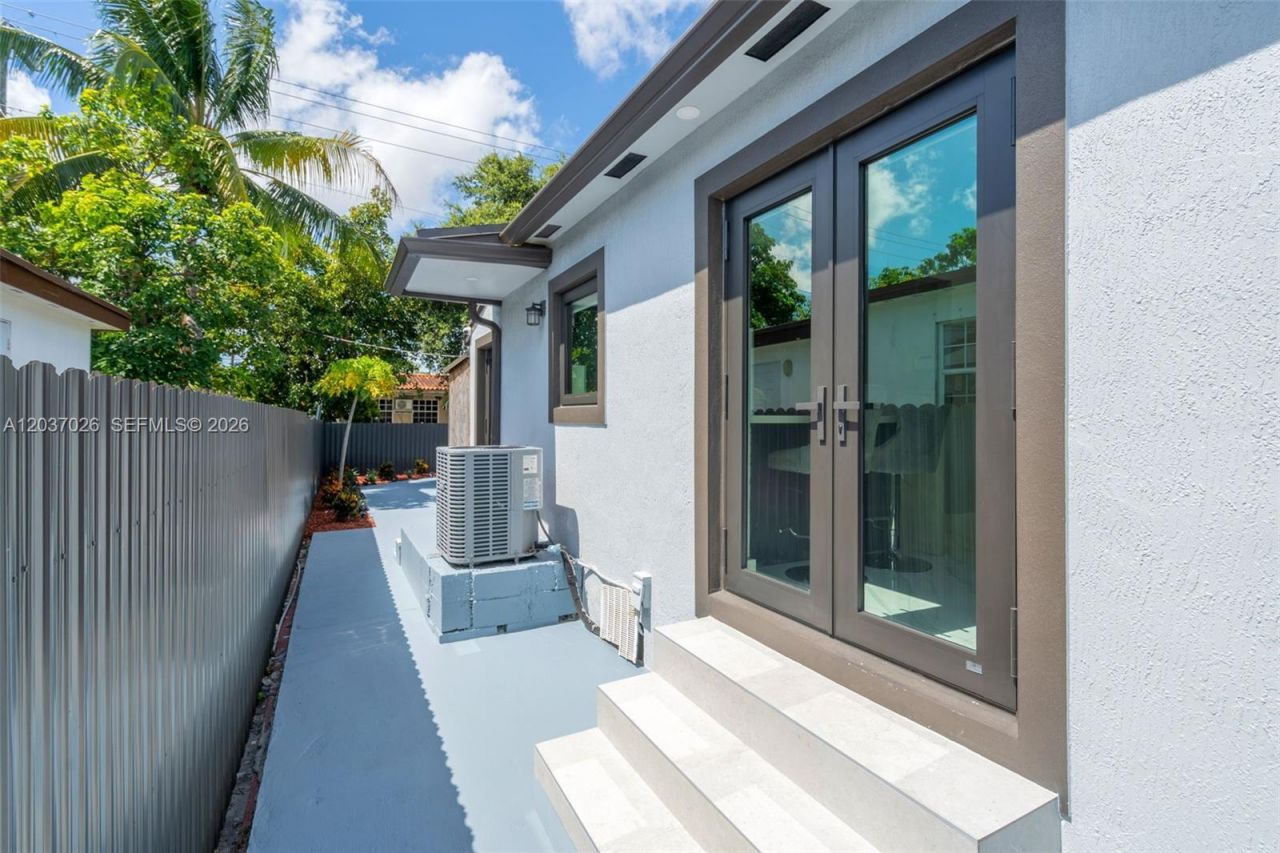11 W 59th St , Hialeah, FL 33012 Photo