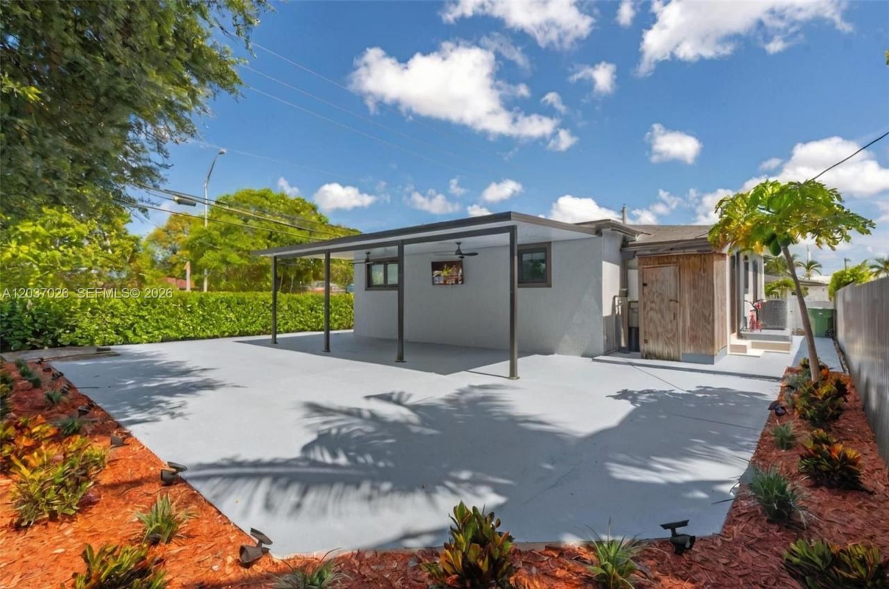 11 W 59th St , Hialeah, FL 33012 Photo