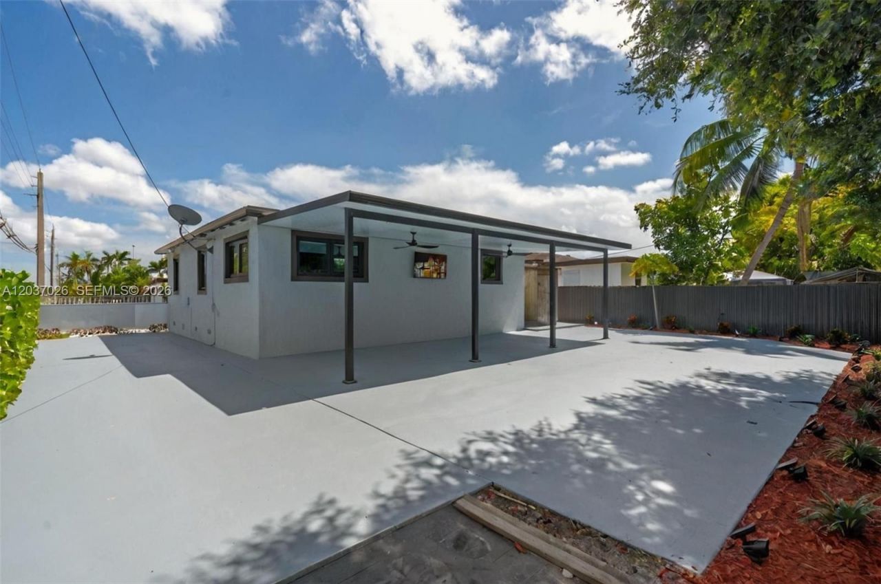 11 W 59th St , Hialeah, FL 33012 Photo