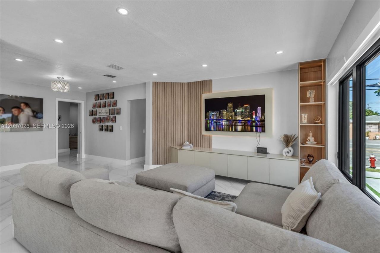 11 W 59th St , Hialeah, FL 33012 Photo