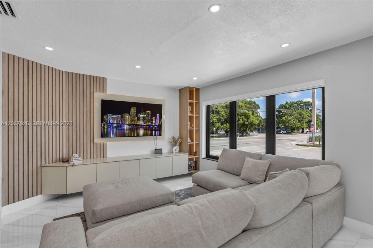 11 W 59th St , Hialeah, FL 33012 Photo