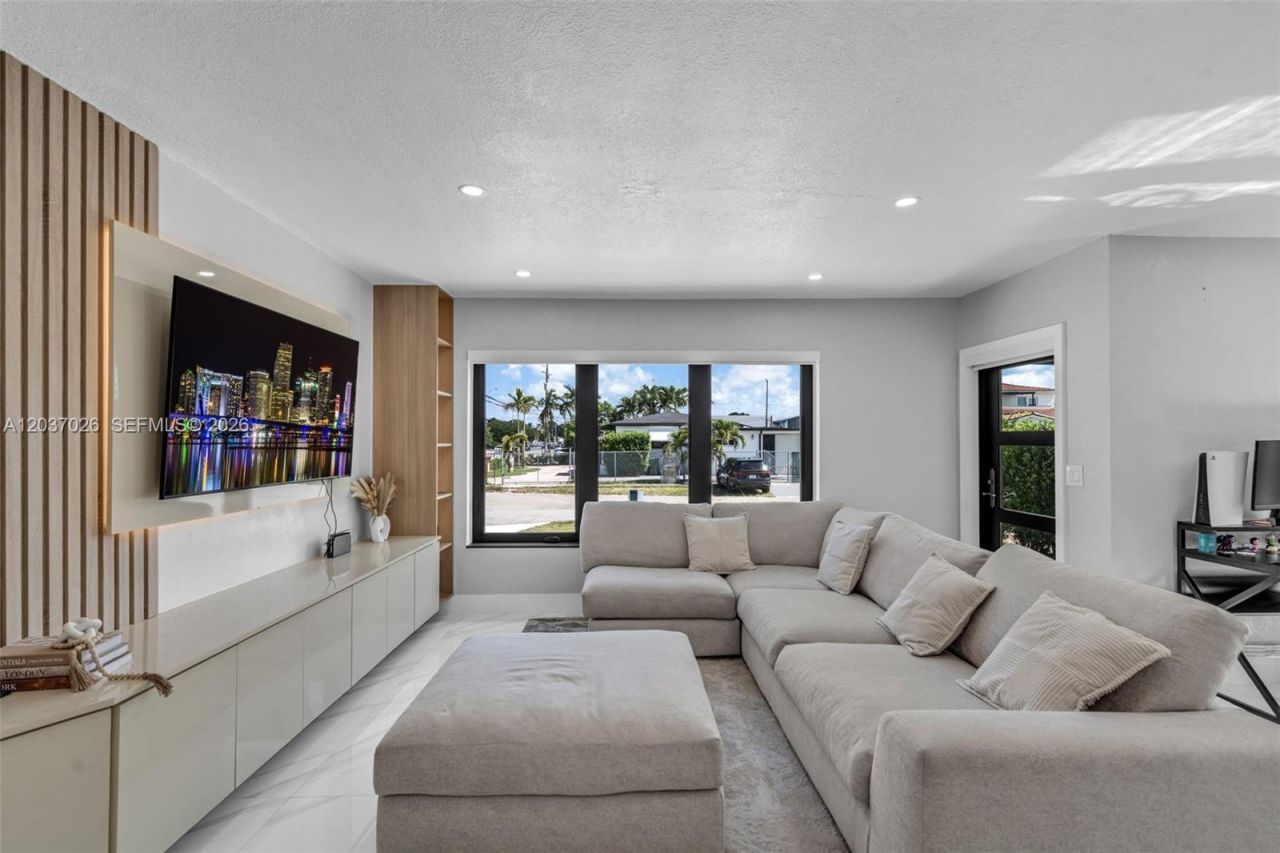 11 W 59th St , Hialeah, FL 33012 Photo