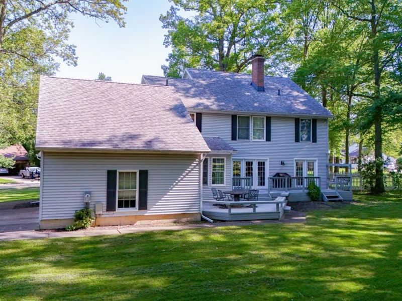 701 Kennedy Drive, Willard, OH 44890 Photo 7