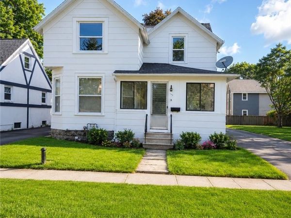 142 Warrington Road West, Syracuse, NY 13205