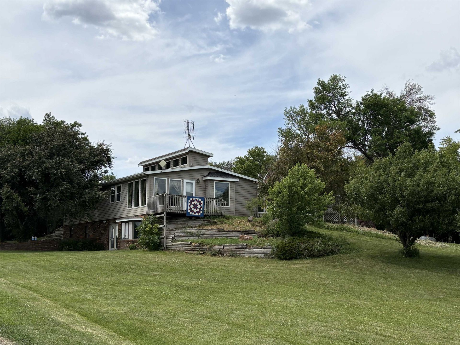 1335 100th Avenue , Lake Park, IA 51347 Main Photo