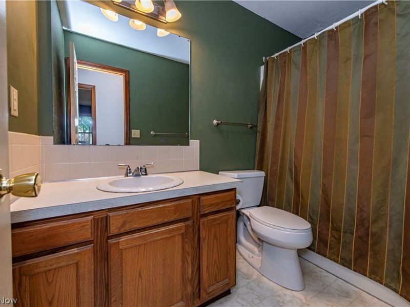 587 Red Rock Drive , Wadsworth, OH 44281 Photo 12