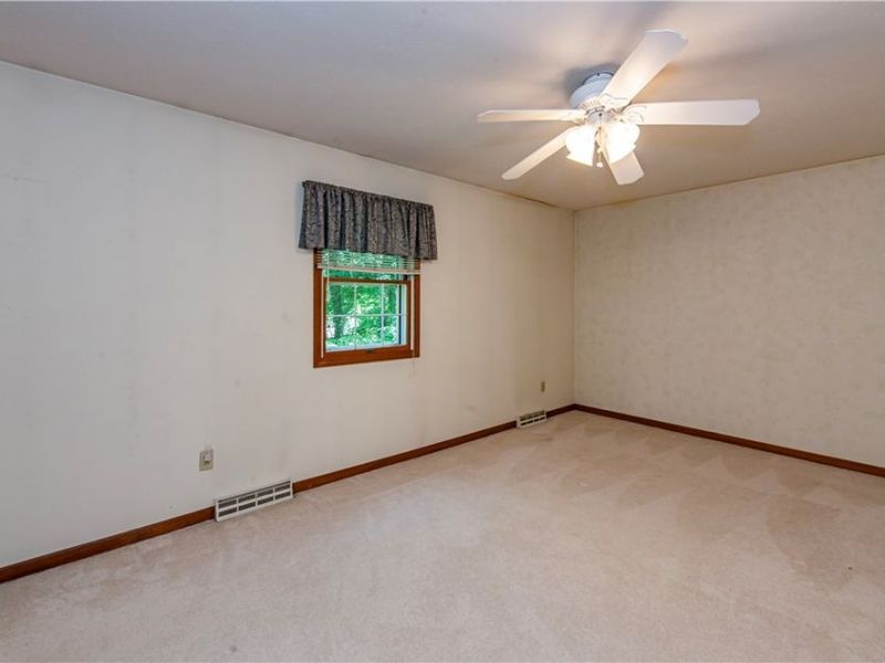 587 Red Rock Drive , Wadsworth, OH 44281 Photo 14