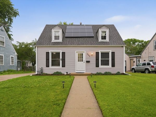 525 Sunset Drive , Elgin, IL 60123