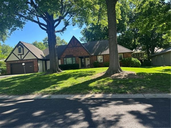 4329 S Dover Avenue, Independence, MO 64055