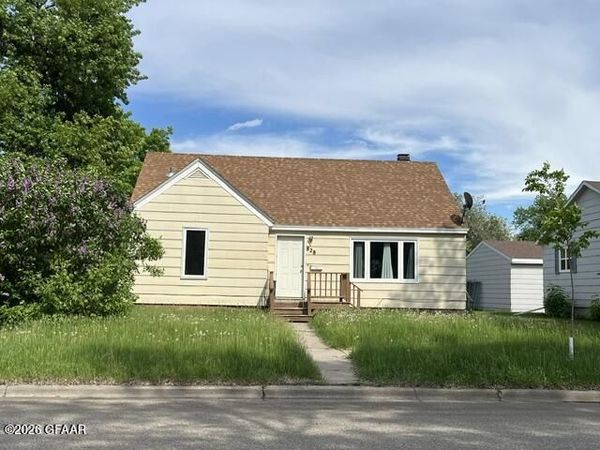 828 COOPER Avenue , Grafton, ND 58237