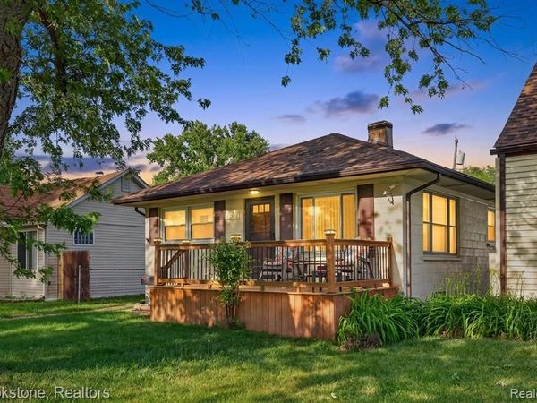 23496 Willard Avenue, Warren, MI 48089