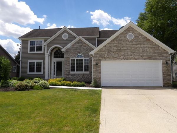 2830 Abbey Knoll Drive, Lewis Center, OH 43035