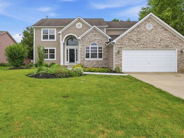 2830 Abbey Knoll Drive, Lewis Center, OH 43035