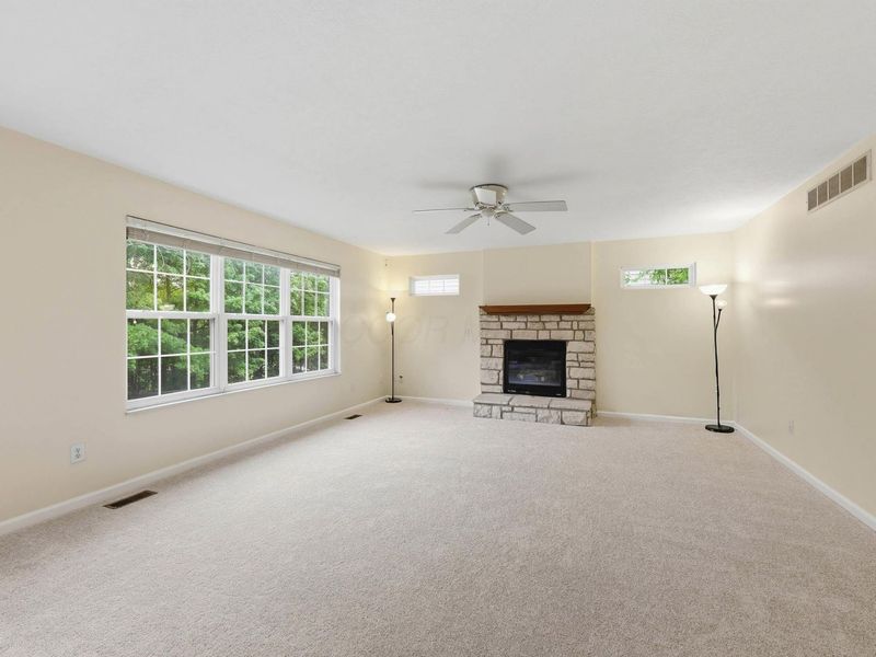 2830 Abbey Knoll Drive, Lewis Center, OH 43035 Photo 11