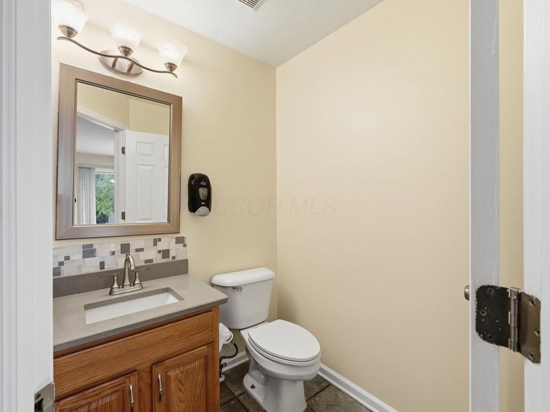2830 Abbey Knoll Drive, Lewis Center, OH 43035 Photo 16