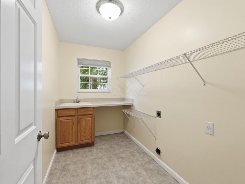 2830 Abbey Knoll Drive, Lewis Center, OH 43035 Photo 17