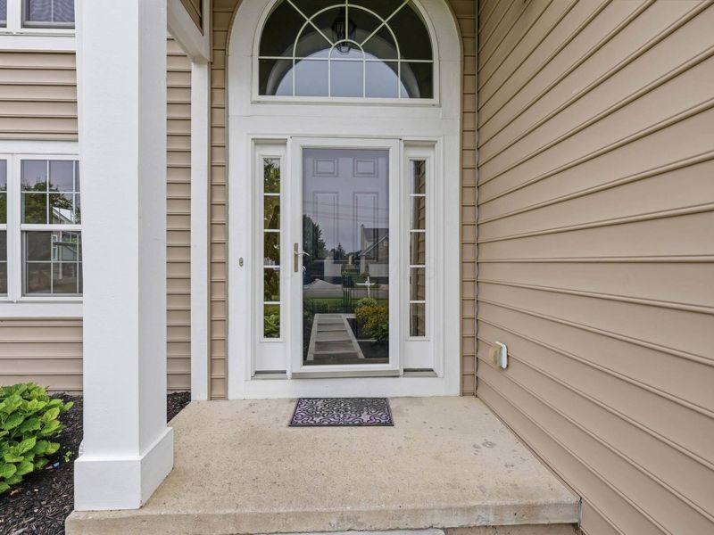 2830 Abbey Knoll Drive, Lewis Center, OH 43035 Photo 3
